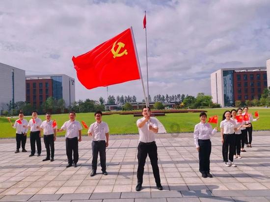 救援聪明男孩
