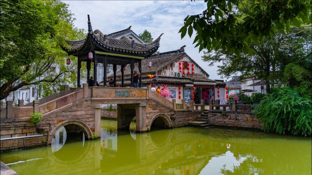 解析各类问题?来41岁谢霆锋拍戏被偶遇,拍戏现场有哪些亮点值得关注?网!